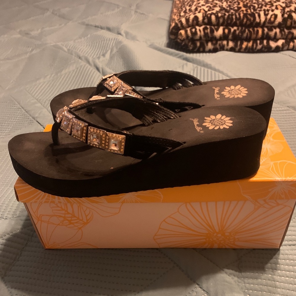 Yellow Box sandals!